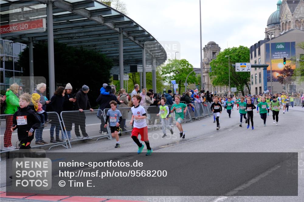 25.04.2026 - Das Zehntel Tim E. http://msf.ph/oto/9568200 25.04.2026 08:52:37 Ziel 1021, 1040, 1042, 1108, 1122, 1135, 1267, 1319, 1410, 1632, 1836, 1846, 2029, 2050, 2065, 2155, 2327, 2343, 2395, 2409, 2470, 2644, 2774, 2786, 2876, 2880, 2987, 3025, 3037, 3180, 3198, 3210, 3219, 3301, 3405, 3605, 3708, 3711, 4049 meine-sportfotos.de