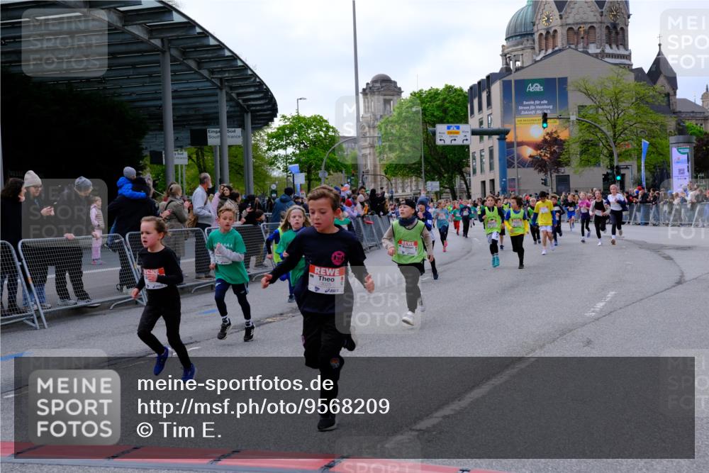 25.04.2026 - Das Zehntel Tim E. http://msf.ph/oto/9568209 25.04.2026 08:52:40 Ziel 1021, 1108, 1122, 1135, 1145, 1148, 1267, 1319, 1632, 1836, 1846, 2029, 2050, 2065, 2155, 2327, 2343, 2395, 2409, 2450, 2470, 2644, 2876, 2880, 2987, 3025, 3037, 3180, 3198, 3210, 3219, 3301, 3405, 3419, 3424, 3519, 3605, 3708, 3711, 4032, 4049 meine-sportfotos.de