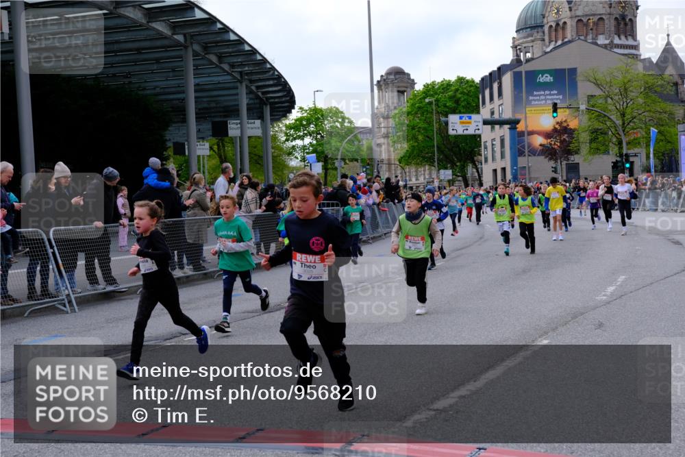 25.04.2026 - Das Zehntel Tim E. http://msf.ph/oto/9568210 25.04.2026 08:52:40 Ziel 1021, 1108, 1122, 1135, 1145, 1148, 1267, 1319, 1632, 1836, 1846, 2029, 2050, 2065, 2155, 2327, 2343, 2395, 2409, 2450, 2470, 2644, 2876, 2880, 2987, 3025, 3037, 3180, 3198, 3210, 3219, 3301, 3405, 3419, 3424, 3519, 3605, 3708, 3711, 4032, 4049 meine-sportfotos.de