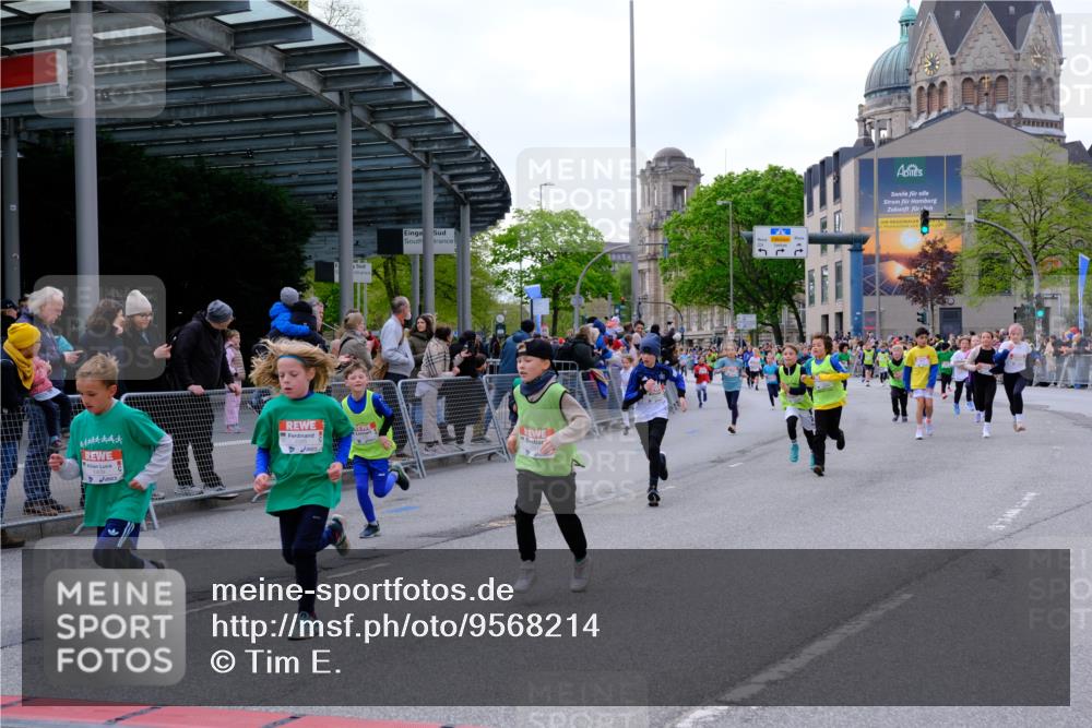 25.04.2026 - Das Zehntel Tim E. http://msf.ph/oto/9568214 25.04.2026 08:52:40 Ziel 1021, 1108, 1122, 1135, 1145, 1148, 1267, 1319, 1632, 1836, 1846, 2029, 2050, 2065, 2155, 2327, 2343, 2395, 2409, 2450, 2470, 2644, 2876, 2880, 2987, 3025, 3037, 3180, 3198, 3210, 3219, 3301, 3405, 3419, 3424, 3519, 3605, 3708, 3711, 4032, 4049 meine-sportfotos.de