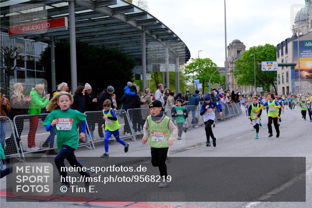 25.04.2026 - Das Zehntel Tim E. http://msf.ph/oto/9568219 25.04.2026 08:52:41 Ziel 1021, 1122, 1135, 1145, 1148, 1632, 1836, 1846, 2029, 2155, 2163, 2327, 2343, 2395, 2409, 2418, 2450, 2470, 2644, 2794, 2876, 2987, 3025, 3037, 3219, 3301, 3405, 3419, 3424, 3519, 3624, 3711, 4032, 4049 meine-sportfotos.de