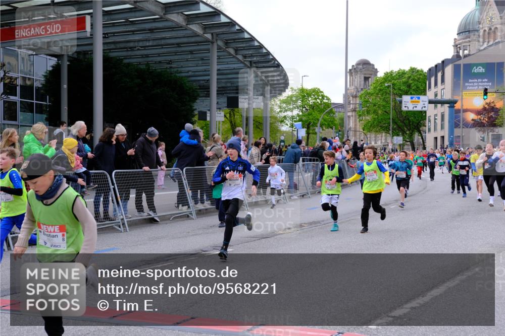 25.04.2026 - Das Zehntel Tim E. http://msf.ph/oto/9568221 25.04.2026 08:52:42 Ziel 1021, 1122, 1135, 1145, 1148, 1387, 1632, 1836, 1846, 2155, 2163, 2327, 2343, 2395, 2409, 2418, 2450, 2470, 2644, 2794, 2876, 2987, 3025, 3037, 3219, 3301, 3405, 3419, 3424, 3468, 3519, 3624, 3625, 3711, 4032, 4049 meine-sportfotos.de