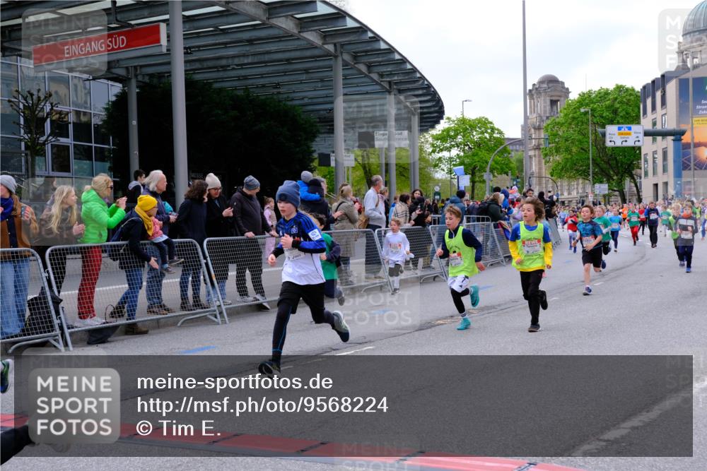 25.04.2026 - Das Zehntel Tim E. http://msf.ph/oto/9568224 25.04.2026 08:52:42 Ziel 1021, 1122, 1135, 1145, 1148, 1387, 1632, 1836, 1846, 2155, 2163, 2327, 2343, 2395, 2409, 2418, 2450, 2470, 2644, 2794, 2876, 2987, 3025, 3037, 3219, 3301, 3405, 3419, 3424, 3468, 3519, 3624, 3625, 3711, 4032, 4049 meine-sportfotos.de