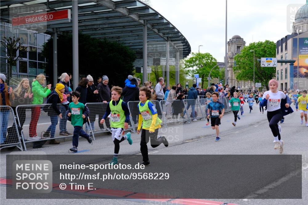 25.04.2026 - Das Zehntel Tim E. http://msf.ph/oto/9568229 25.04.2026 08:52:43 Ziel 1021, 1122, 1135, 1145, 1148, 1387, 1632, 1846, 2163, 2327, 2343, 2395, 2409, 2418, 2450, 2470, 2679, 2794, 2876, 2987, 3025, 3037, 3219, 3301, 3405, 3419, 3424, 3468, 3519, 3624, 3625, 4032, 4049 meine-sportfotos.de