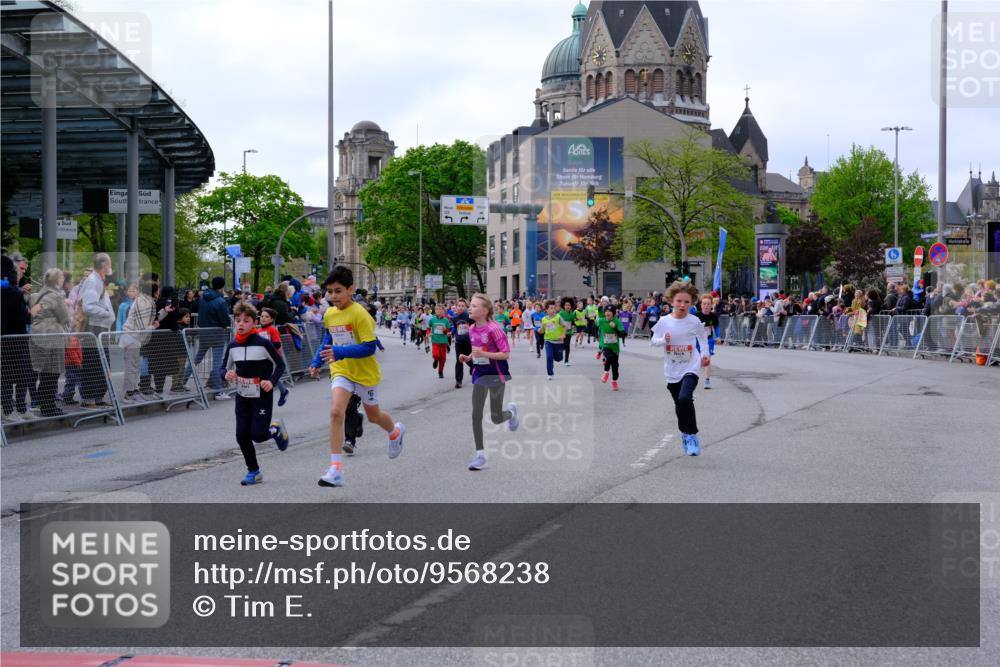 25.04.2026 - Das Zehntel Tim E. http://msf.ph/oto/9568238 25.04.2026 08:52:45 Ziel 1021, 1122, 1135, 1145, 1148, 1387, 1698, 1712, 1738, 2163, 2343, 2395, 2409, 2418, 2450, 2470, 2679, 2794, 2876, 2987, 3025, 3037, 3203, 3301, 3419, 3424, 3468, 3519, 3624, 3625, 3762, 3822, 4032, 4049 meine-sportfotos.de