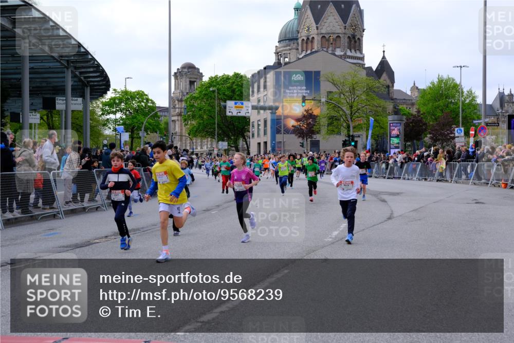 25.04.2026 - Das Zehntel Tim E. http://msf.ph/oto/9568239 25.04.2026 08:52:45 Ziel 1021, 1122, 1135, 1145, 1148, 1387, 1698, 1712, 1738, 2163, 2343, 2395, 2409, 2418, 2450, 2470, 2679, 2794, 2876, 2987, 3025, 3037, 3203, 3301, 3419, 3424, 3468, 3519, 3624, 3625, 3762, 3822, 4032, 4049 meine-sportfotos.de