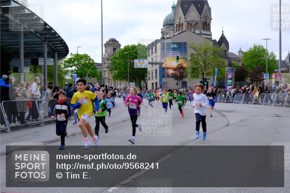 25.04.2026 - Das Zehntel Tim E. http://msf.ph/oto/9568241 25.04.2026 08:52:45 Ziel 1021, 1122, 1135, 1145, 1148, 1387, 1698, 1712, 1738, 2163, 2343, 2395, 2409, 2418, 2450, 2470, 2679, 2794, 2876, 2987, 3025, 3037, 3203, 3301, 3419, 3424, 3468, 3519, 3624, 3625, 3762, 3822, 4032, 4049 meine-sportfotos.de