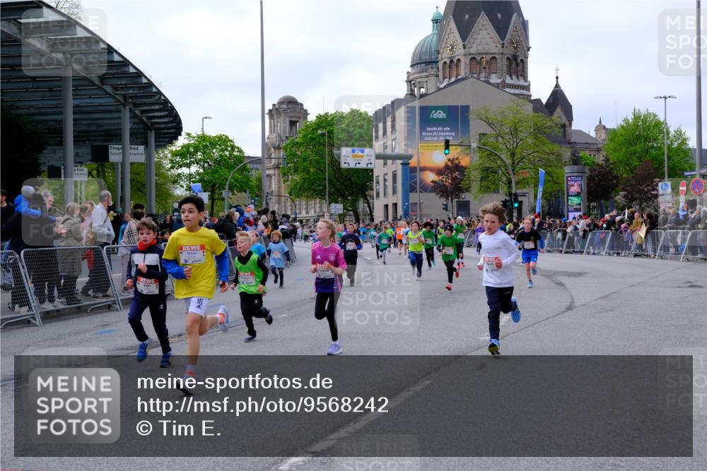 25.04.2026 - Das Zehntel Tim E. http://msf.ph/oto/9568242 25.04.2026 08:52:45 Ziel 1021, 1122, 1135, 1145, 1148, 1387, 1698, 1712, 1738, 2163, 2343, 2395, 2409, 2418, 2450, 2470, 2679, 2794, 2876, 2987, 3025, 3037, 3203, 3301, 3419, 3424, 3468, 3519, 3624, 3625, 3762, 3822, 4032, 4049 meine-sportfotos.de