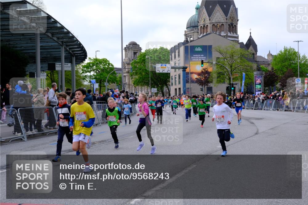 25.04.2026 - Das Zehntel Tim E. http://msf.ph/oto/9568243 25.04.2026 08:52:45 Ziel 1021, 1122, 1135, 1145, 1148, 1387, 1698, 1712, 1738, 2163, 2343, 2395, 2409, 2418, 2450, 2470, 2679, 2794, 2876, 2987, 3025, 3037, 3203, 3301, 3419, 3424, 3468, 3519, 3624, 3625, 3762, 3822, 4032, 4049 meine-sportfotos.de