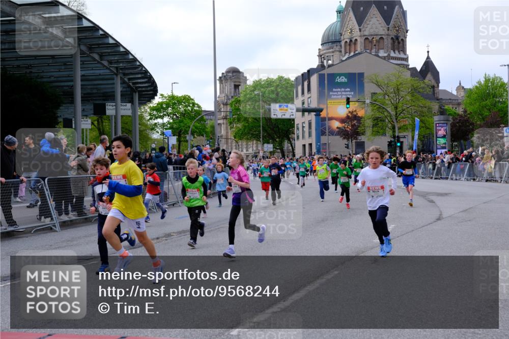 25.04.2026 - Das Zehntel Tim E. http://msf.ph/oto/9568244 25.04.2026 08:52:45 Ziel 1021, 1122, 1135, 1145, 1148, 1387, 1698, 1712, 1738, 2163, 2343, 2395, 2409, 2418, 2450, 2470, 2679, 2794, 2876, 2987, 3025, 3037, 3203, 3301, 3419, 3424, 3468, 3519, 3624, 3625, 3762, 3822, 4032, 4049 meine-sportfotos.de