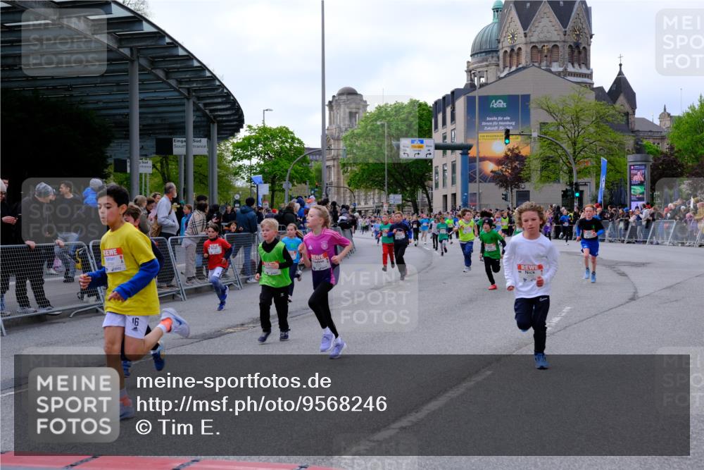 25.04.2026 - Das Zehntel Tim E. http://msf.ph/oto/9568246 25.04.2026 08:52:46 Ziel 1021, 1117, 1122, 1135, 1145, 1148, 1387, 1698, 1712, 1737, 1738, 2163, 2395, 2409, 2418, 2450, 2470, 2525, 2679, 2794, 2987, 3025, 3037, 3203, 3301, 3419, 3424, 3468, 3519, 3624, 3625, 3762, 3822, 4032, 4049 meine-sportfotos.de