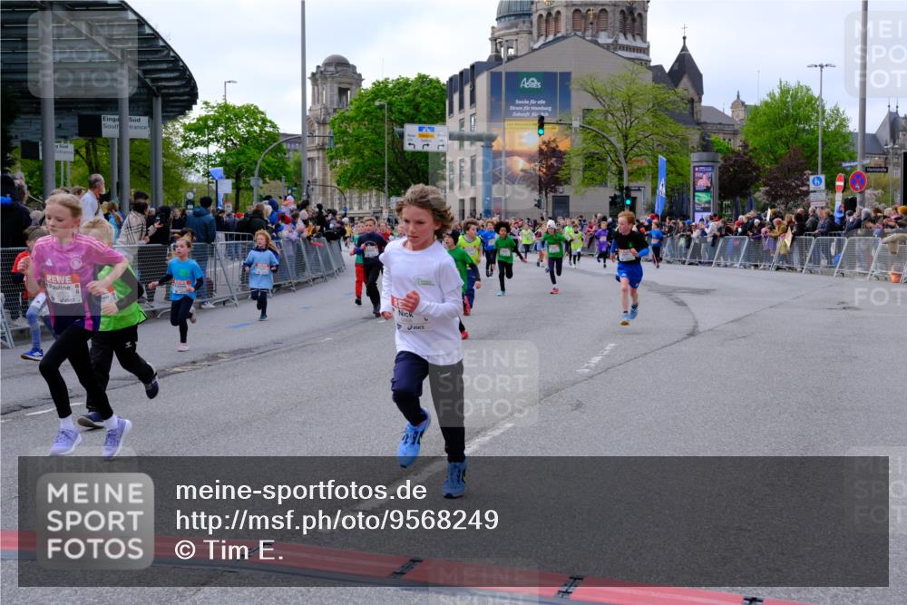 25.04.2026 - Das Zehntel Tim E. http://msf.ph/oto/9568249 25.04.2026 08:52:46 Ziel 1021, 1117, 1122, 1135, 1145, 1148, 1387, 1698, 1712, 1737, 1738, 2163, 2395, 2409, 2418, 2450, 2470, 2525, 2679, 2794, 2987, 3025, 3037, 3203, 3301, 3419, 3424, 3468, 3519, 3624, 3625, 3762, 3822, 4032, 4049 meine-sportfotos.de
