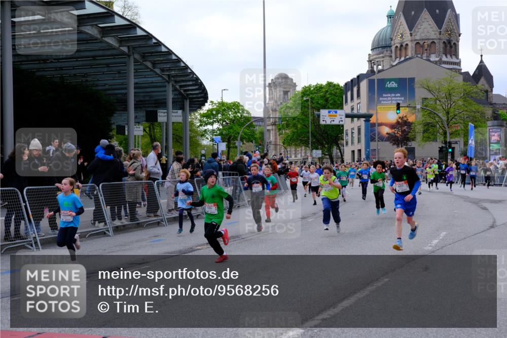 25.04.2026 - Das Zehntel Tim E. http://msf.ph/oto/9568256 25.04.2026 08:52:48 Ziel 1117, 1135, 1145, 1148, 1387, 1698, 1712, 1737, 1738, 2163, 2395, 2409, 2418, 2450, 2525, 2679, 2794, 2987, 3037, 3203, 3301, 3373, 3419, 3424, 3468, 3519, 3624, 3625, 3762, 3822, 4032 meine-sportfotos.de