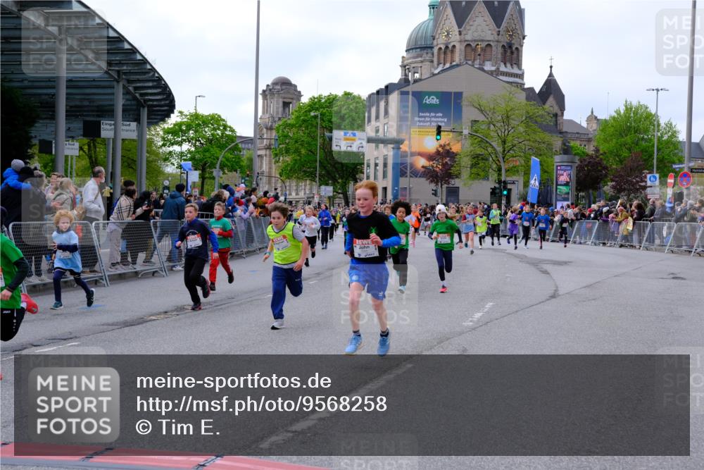 25.04.2026 - Das Zehntel Tim E. http://msf.ph/oto/9568258 25.04.2026 08:52:48 Ziel 1117, 1135, 1145, 1148, 1387, 1698, 1712, 1737, 1738, 2163, 2395, 2409, 2418, 2450, 2525, 2679, 2794, 2987, 3037, 3203, 3301, 3373, 3419, 3424, 3468, 3519, 3624, 3625, 3762, 3822, 4032 meine-sportfotos.de