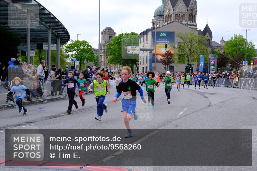 25.04.2026 - Das Zehntel Tim E. http://msf.ph/oto/9568260 25.04.2026 08:52:48 Ziel 1117, 1135, 1145, 1148, 1387, 1698, 1712, 1737, 1738, 2163, 2395, 2409, 2418, 2450, 2525, 2679, 2794, 2987, 3037, 3203, 3301, 3373, 3419, 3424, 3468, 3519, 3624, 3625, 3762, 3822, 4032 meine-sportfotos.de