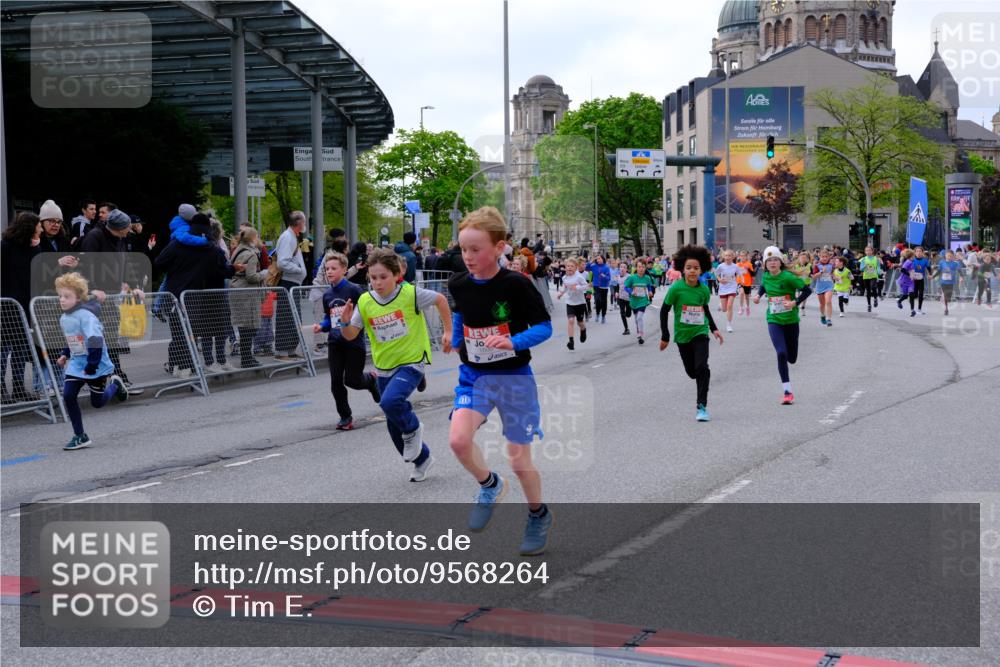 25.04.2026 - Das Zehntel Tim E. http://msf.ph/oto/9568264 25.04.2026 08:52:49 Ziel 1020, 1028, 1117, 1135, 1145, 1148, 1387, 1698, 1712, 1737, 1738, 1947, 2163, 2242, 2418, 2434, 2450, 2525, 2679, 2794, 2987, 3154, 3159, 3203, 3373, 3419, 3424, 3468, 3519, 3617, 3624, 3625, 3762, 3822, 4032, 4068 meine-sportfotos.de