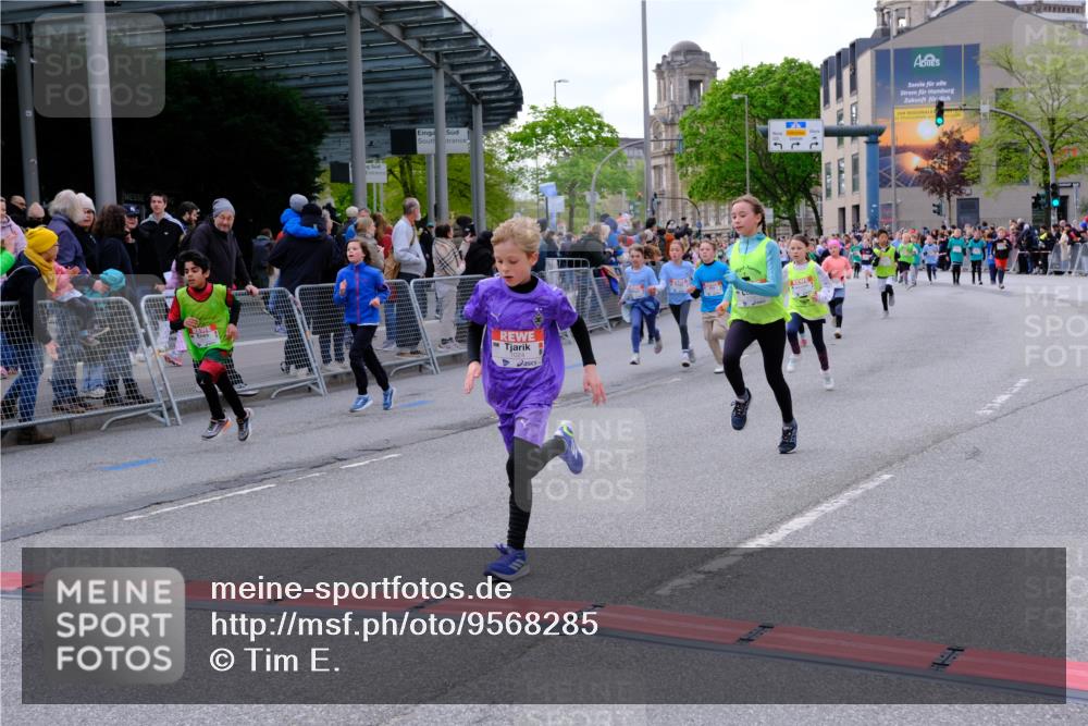 25.04.2026 - Das Zehntel Tim E. http://msf.ph/oto/9568285 25.04.2026 08:52:55 Ziel 1020, 1024, 1028, 1103, 1117, 1133, 1183, 1190, 1328, 1515, 1698, 1712, 1737, 1738, 1771, 1947, 2046, 2057, 2166, 2242, 2434, 2525, 2679, 3042, 3154, 3159, 3203, 3317, 3373, 3395, 3617, 3762, 3822, 4068 meine-sportfotos.de