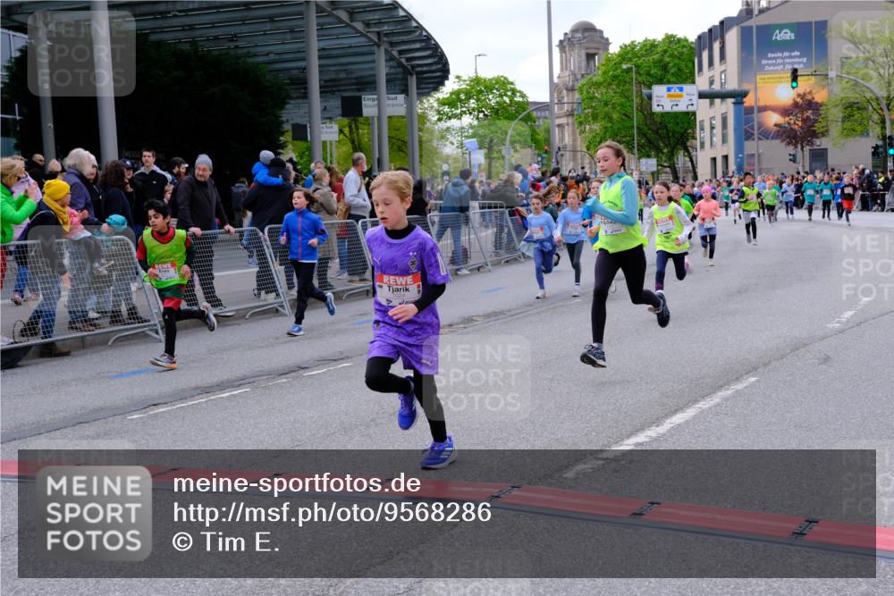 25.04.2026 - Das Zehntel Tim E. http://msf.ph/oto/9568286 25.04.2026 08:52:55 Ziel 1020, 1024, 1028, 1103, 1117, 1133, 1183, 1190, 1328, 1515, 1698, 1712, 1737, 1738, 1771, 1947, 2046, 2057, 2166, 2242, 2434, 2525, 2679, 3042, 3154, 3159, 3203, 3317, 3373, 3395, 3617, 3762, 3822, 4068 meine-sportfotos.de