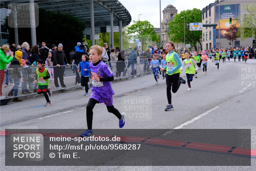 25.04.2026 - Das Zehntel Tim E. http://msf.ph/oto/9568287 25.04.2026 08:52:55 Ziel 1020, 1024, 1028, 1103, 1117, 1133, 1183, 1190, 1328, 1515, 1698, 1712, 1737, 1738, 1771, 1947, 2046, 2057, 2166, 2242, 2434, 2525, 2679, 3042, 3154, 3159, 3203, 3317, 3373, 3395, 3617, 3762, 3822, 4068 meine-sportfotos.de