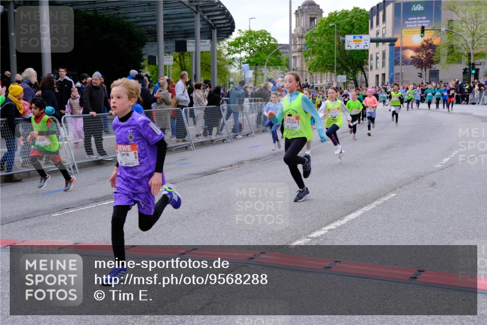 25.04.2026 - Das Zehntel Tim E. http://msf.ph/oto/9568288 25.04.2026 08:52:55 Ziel 1020, 1024, 1028, 1103, 1117, 1133, 1183, 1190, 1328, 1515, 1698, 1712, 1737, 1738, 1771, 1947, 2046, 2057, 2166, 2242, 2434, 2525, 2679, 3042, 3154, 3159, 3203, 3317, 3373, 3395, 3617, 3762, 3822, 4068 meine-sportfotos.de