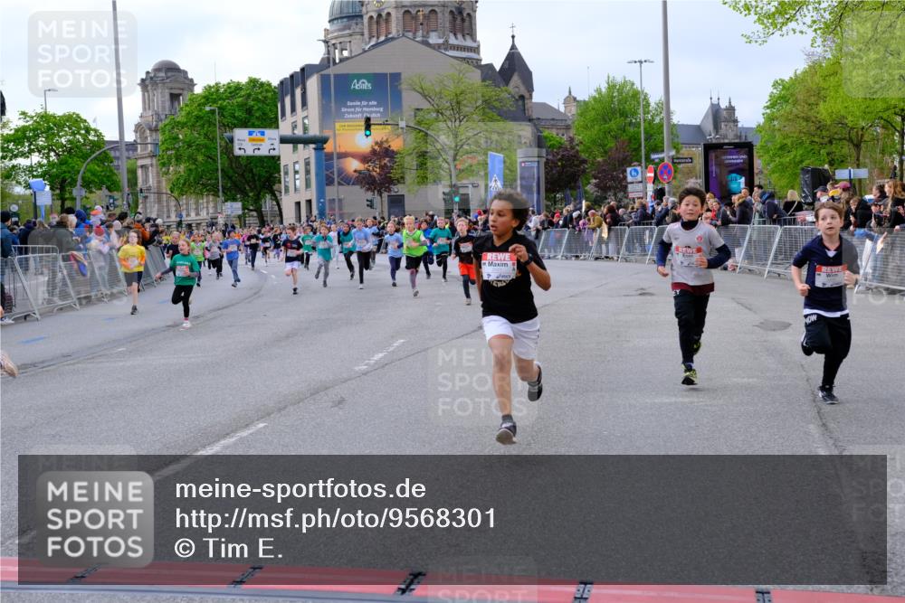 25.04.2026 - Das Zehntel Tim E. http://msf.ph/oto/9568301 25.04.2026 08:53:00 Ziel 1020, 1024, 1028, 1103, 1133, 1183, 1190, 1210, 1213, 1328, 1515, 1771, 1859, 1947, 2046, 2057, 2166, 2242, 2278, 2284, 2434, 2452, 2466, 2741, 2787, 3042, 3121, 3154, 3159, 3168, 3300, 3317, 3373, 3395, 3430, 3432, 3617, 3644, 3651, 3652, 3653, 3996, 4068 meine-sportfotos.de