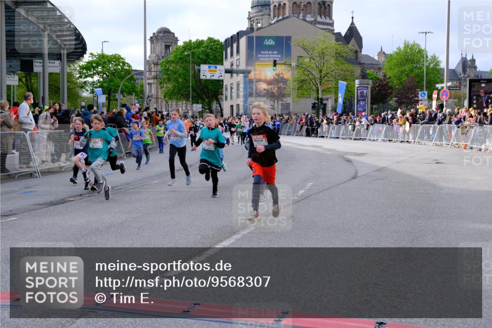25.04.2026 - Das Zehntel Tim E. http://msf.ph/oto/9568307 25.04.2026 08:53:03 Ziel 1103, 1133, 1174, 1183, 1190, 1210, 1213, 1240, 1328, 1429, 1515, 1771, 1859, 2046, 2057, 2166, 2278, 2282, 2284, 2303, 2452, 2466, 2741, 2787, 3042, 3121, 3168, 3300, 3317, 3395, 3430, 3432, 3644, 3651, 3652, 3653, 3996 meine-sportfotos.de