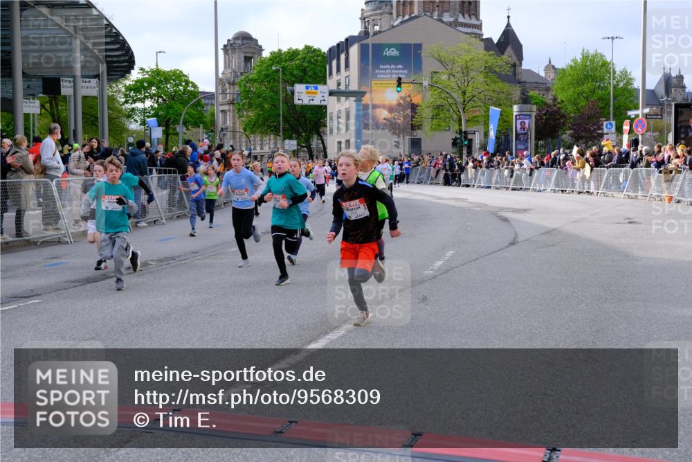 25.04.2026 - Das Zehntel Tim E. http://msf.ph/oto/9568309 25.04.2026 08:53:03 Ziel 1103, 1133, 1174, 1183, 1190, 1210, 1213, 1240, 1328, 1429, 1515, 1771, 1859, 2046, 2057, 2166, 2278, 2282, 2284, 2303, 2452, 2466, 2741, 2787, 3042, 3121, 3168, 3300, 3317, 3395, 3430, 3432, 3644, 3651, 3652, 3653, 3996 meine-sportfotos.de