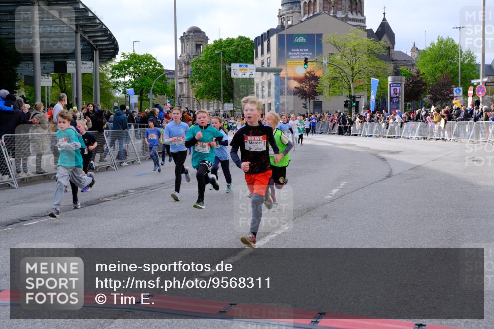 25.04.2026 - Das Zehntel Tim E. http://msf.ph/oto/9568311 25.04.2026 08:53:04 Ziel 1041, 1133, 1174, 1183, 1190, 1210, 1213, 1240, 1328, 1429, 1515, 1771, 1859, 2046, 2057, 2166, 2278, 2282, 2284, 2303, 2452, 2466, 2741, 2787, 3042, 3121, 3168, 3300, 3395, 3430, 3432, 3644, 3651, 3652, 3653, 3996 meine-sportfotos.de