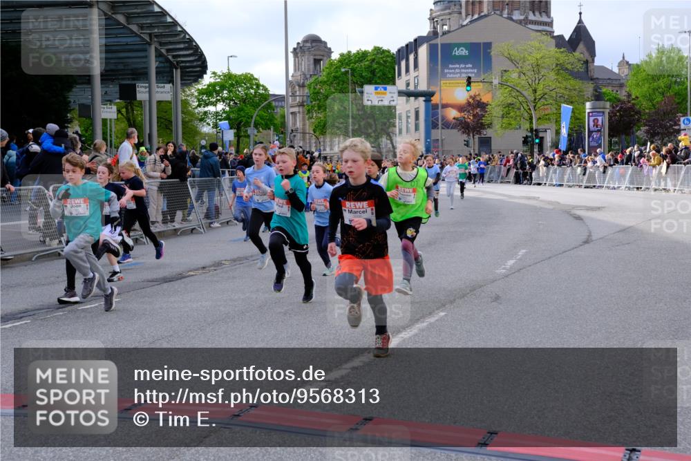 25.04.2026 - Das Zehntel Tim E. http://msf.ph/oto/9568313 25.04.2026 08:53:04 Ziel 1041, 1133, 1174, 1183, 1190, 1210, 1213, 1240, 1328, 1429, 1515, 1771, 1859, 2046, 2057, 2166, 2278, 2282, 2284, 2303, 2452, 2466, 2741, 2787, 3042, 3121, 3168, 3300, 3395, 3430, 3432, 3644, 3651, 3652, 3653, 3996 meine-sportfotos.de