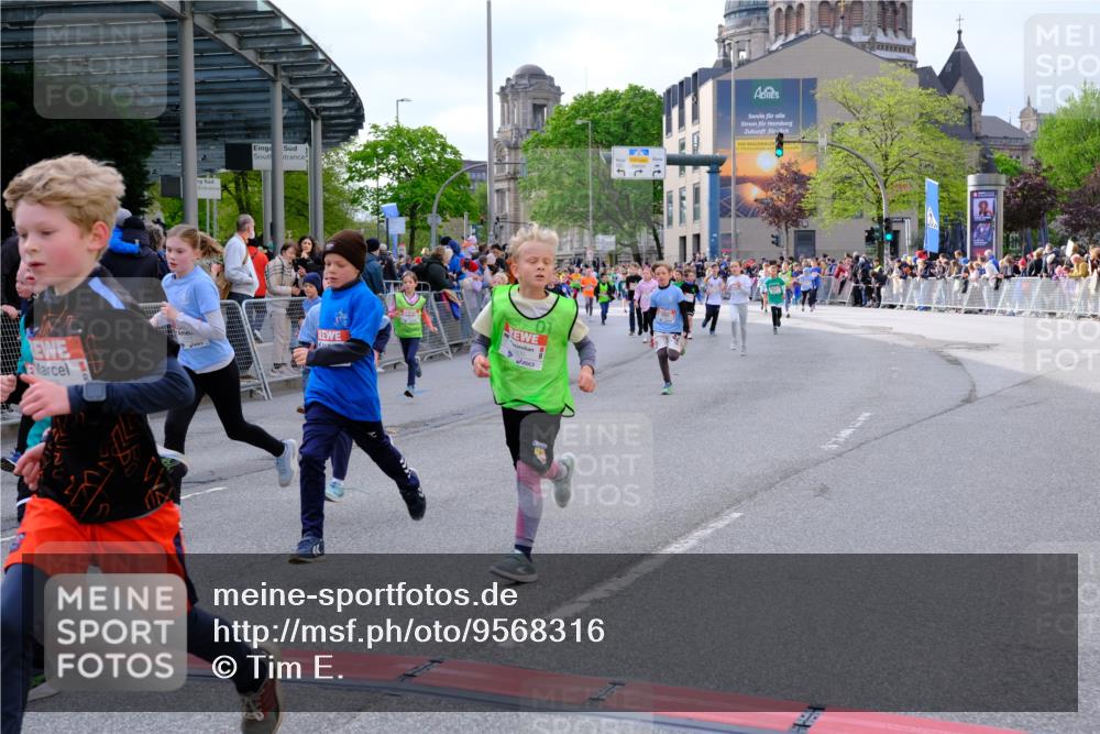 25.04.2026 - Das Zehntel Tim E. http://msf.ph/oto/9568316 25.04.2026 08:53:05 Ziel 1041, 1174, 1183, 1190, 1210, 1213, 1240, 1328, 1429, 1515, 1771, 1859, 2166, 2278, 2282, 2284, 2303, 2452, 2466, 2741, 2787, 3042, 3121, 3168, 3300, 3430, 3432, 3644, 3651, 3652, 3653, 3996 meine-sportfotos.de
