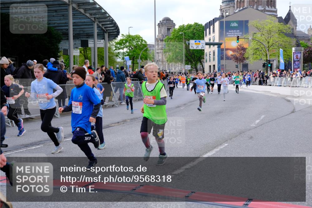 25.04.2026 - Das Zehntel Tim E. http://msf.ph/oto/9568318 25.04.2026 08:53:05 Ziel 1041, 1174, 1183, 1190, 1210, 1213, 1240, 1328, 1429, 1515, 1771, 1859, 2166, 2278, 2282, 2284, 2303, 2452, 2466, 2741, 2787, 3042, 3121, 3168, 3300, 3430, 3432, 3644, 3651, 3652, 3653, 3996 meine-sportfotos.de