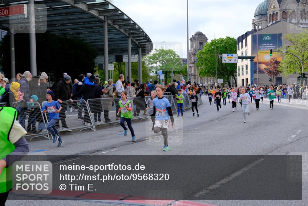 25.04.2026 - Das Zehntel Tim E. http://msf.ph/oto/9568320 25.04.2026 08:53:06 Ziel 1041, 1174, 1210, 1213, 1240, 1247, 1328, 1429, 1515, 1711, 1859, 2166, 2278, 2282, 2284, 2303, 2452, 2466, 2741, 2787, 3121, 3168, 3300, 3430, 3432, 3644, 3651, 3652, 3653, 3996 meine-sportfotos.de