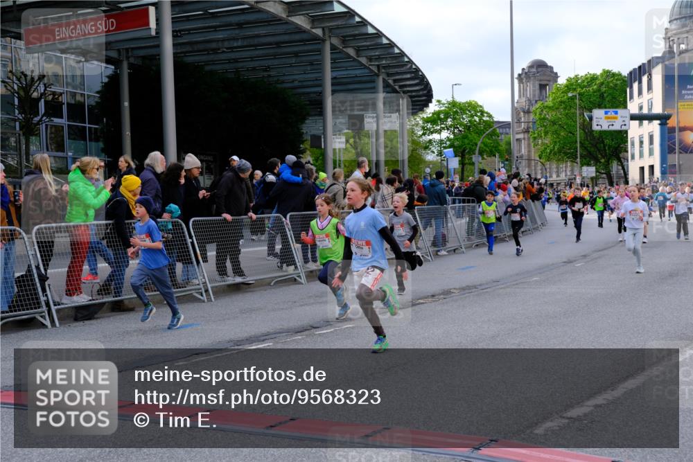 25.04.2026 - Das Zehntel Tim E. http://msf.ph/oto/9568323 25.04.2026 08:53:06 Ziel 1041, 1174, 1210, 1213, 1240, 1247, 1328, 1429, 1515, 1711, 1859, 2166, 2278, 2282, 2284, 2303, 2452, 2466, 2741, 2787, 3121, 3168, 3300, 3430, 3432, 3644, 3651, 3652, 3653, 3996 meine-sportfotos.de