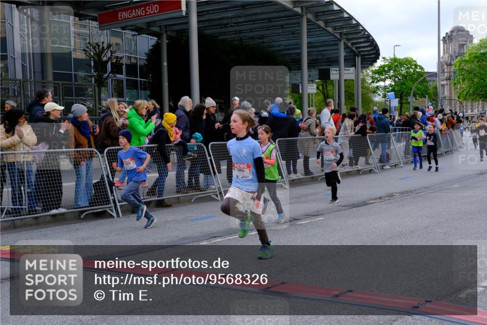 25.04.2026 - Das Zehntel Tim E. http://msf.ph/oto/9568326 25.04.2026 08:53:07 Ziel 1041, 1174, 1210, 1213, 1240, 1247, 1429, 1515, 1695, 1711, 1859, 2166, 2278, 2282, 2284, 2303, 2452, 2466, 2741, 2787, 3121, 3168, 3231, 3300, 3416, 3430, 3432, 3644, 3651, 3652, 3653, 3996 meine-sportfotos.de