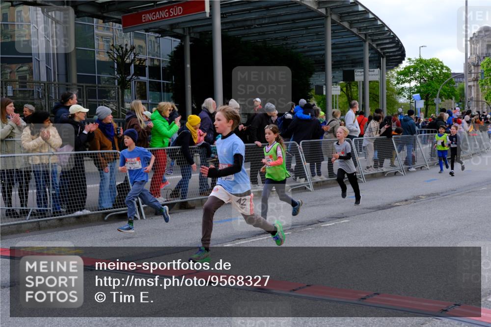 25.04.2026 - Das Zehntel Tim E. http://msf.ph/oto/9568327 25.04.2026 08:53:07 Ziel 1041, 1174, 1210, 1213, 1240, 1247, 1429, 1515, 1695, 1711, 1859, 2166, 2278, 2282, 2284, 2303, 2452, 2466, 2741, 2787, 3121, 3168, 3231, 3300, 3416, 3430, 3432, 3644, 3651, 3652, 3653, 3996 meine-sportfotos.de