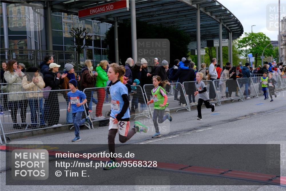 25.04.2026 - Das Zehntel Tim E. http://msf.ph/oto/9568328 25.04.2026 08:53:07 Ziel 1041, 1174, 1210, 1213, 1240, 1247, 1429, 1515, 1695, 1711, 1859, 2166, 2278, 2282, 2284, 2303, 2452, 2466, 2741, 2787, 3121, 3168, 3231, 3300, 3416, 3430, 3432, 3644, 3651, 3652, 3653, 3996 meine-sportfotos.de