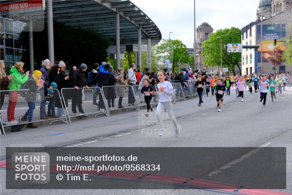 25.04.2026 - Das Zehntel Tim E. http://msf.ph/oto/9568334 25.04.2026 08:53:08 Ziel 1041, 1174, 1210, 1213, 1240, 1247, 1429, 1695, 1708, 1711, 1859, 2278, 2282, 2284, 2303, 2452, 2466, 2741, 2787, 3121, 3168, 3231, 3300, 3416, 3430, 3432, 3644, 3651, 3652, 3653, 3996 meine-sportfotos.de