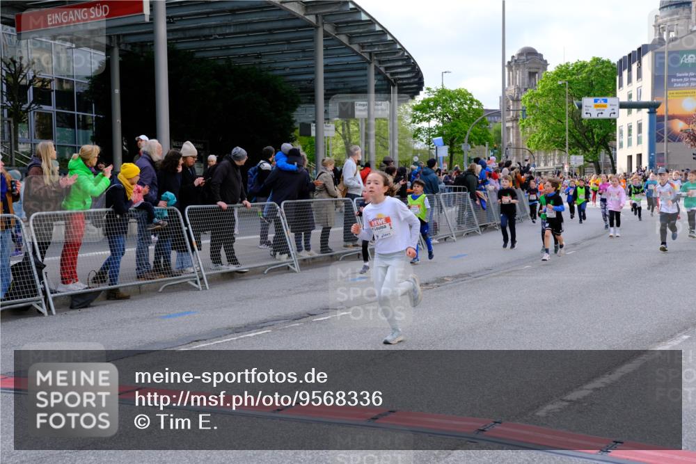 25.04.2026 - Das Zehntel Tim E. http://msf.ph/oto/9568336 25.04.2026 08:53:08 Ziel 1041, 1174, 1210, 1213, 1240, 1247, 1429, 1695, 1708, 1711, 1859, 2278, 2282, 2284, 2303, 2452, 2466, 2741, 2787, 3121, 3168, 3231, 3300, 3416, 3430, 3432, 3644, 3651, 3652, 3653, 3996 meine-sportfotos.de