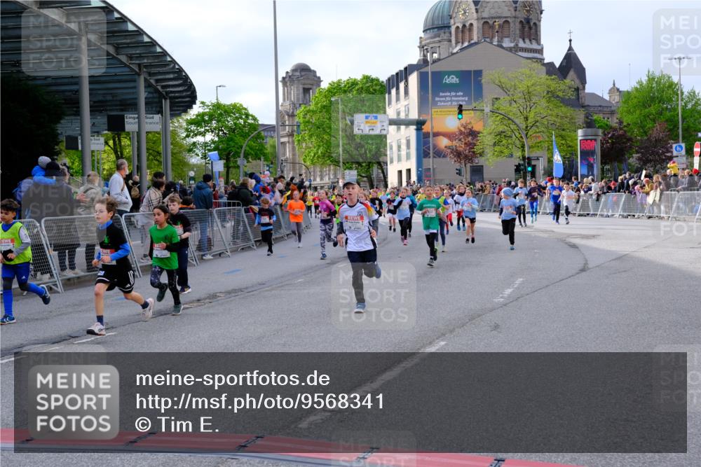 25.04.2026 - Das Zehntel Tim E. http://msf.ph/oto/9568341 25.04.2026 08:53:10 Ziel 1041, 1174, 1187, 1195, 1202, 1210, 1213, 1240, 1247, 1265, 1420, 1429, 1695, 1708, 1711, 1859, 2120, 2279, 2282, 2303, 2322, 2461, 2466, 2787, 3231, 3253, 3300, 3416, 3583, 3618, 3644, 3651, 3652, 3653, 3996 meine-sportfotos.de