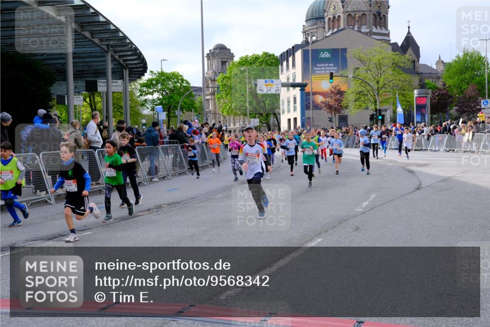 25.04.2026 - Das Zehntel Tim E. http://msf.ph/oto/9568342 25.04.2026 08:53:10 Ziel 1041, 1174, 1187, 1195, 1202, 1210, 1213, 1240, 1247, 1265, 1420, 1429, 1695, 1708, 1711, 1859, 2120, 2279, 2282, 2303, 2322, 2461, 2466, 2787, 3231, 3253, 3300, 3416, 3583, 3618, 3644, 3651, 3652, 3653, 3996 meine-sportfotos.de