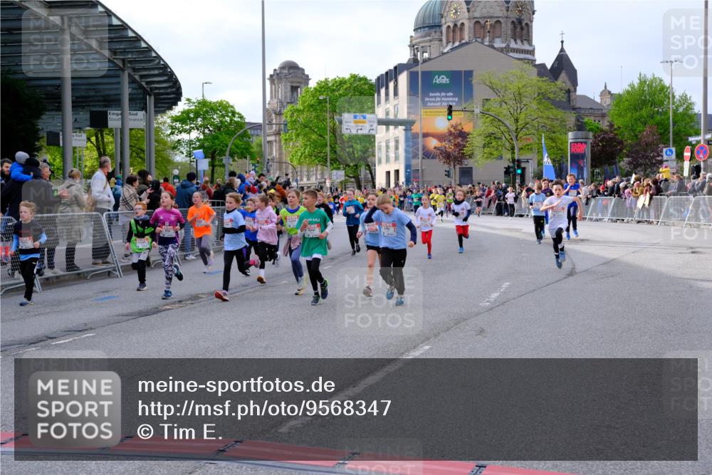 25.04.2026 - Das Zehntel Tim E. http://msf.ph/oto/9568347 25.04.2026 08:53:13 Ziel 1041, 1174, 1187, 1195, 1202, 1207, 1240, 1247, 1265, 1315, 1320, 1420, 1429, 1516, 1695, 1708, 1711, 1817, 2120, 2221, 2279, 2282, 2303, 2322, 2332, 2335, 2461, 2865, 2868, 3231, 3253, 3416, 3583, 3618 meine-sportfotos.de