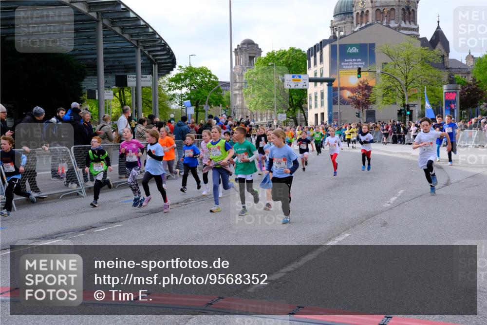 25.04.2026 - Das Zehntel Tim E. http://msf.ph/oto/9568352 25.04.2026 08:53:13 Ziel 1041, 1174, 1187, 1195, 1202, 1207, 1240, 1247, 1265, 1315, 1320, 1420, 1429, 1516, 1695, 1708, 1711, 1817, 2120, 2221, 2279, 2282, 2303, 2322, 2332, 2335, 2461, 2865, 2868, 3231, 3253, 3416, 3583, 3618 meine-sportfotos.de