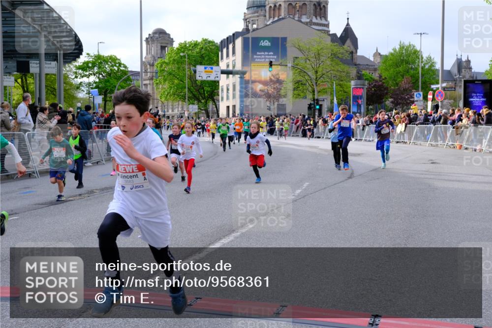 25.04.2026 - Das Zehntel Tim E. http://msf.ph/oto/9568361 25.04.2026 08:53:14 Ziel 1041, 1174, 1187, 1195, 1202, 1207, 1240, 1247, 1265, 1315, 1320, 1420, 1429, 1516, 1695, 1708, 1711, 1817, 2120, 2221, 2279, 2303, 2322, 2332, 2335, 2461, 2865, 2868, 3231, 3253, 3416, 3583, 3618 meine-sportfotos.de