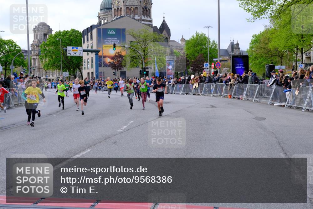 25.04.2026 - Das Zehntel Tim E. http://msf.ph/oto/9568386 25.04.2026 08:53:22 Ziel 1180, 1207, 1248, 1260, 1298, 1315, 1320, 1356, 1516, 1569, 1574, 1817, 1899, 2052, 2079, 2118, 2120, 2221, 2279, 2316, 2322, 2332, 2335, 2442, 2461, 2469, 2496, 2524, 2681, 2727, 2825, 2865, 2868, 2897, 3090, 3253, 3298, 3307, 3308, 3501, 3539, 3618, 3988, 4031 meine-sportfotos.de