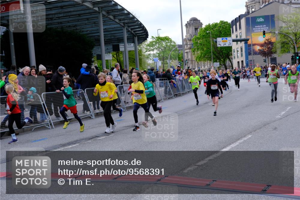 25.04.2026 - Das Zehntel Tim E. http://msf.ph/oto/9568391 25.04.2026 08:53:23 Ziel 1180, 1207, 1248, 1260, 1298, 1315, 1320, 1356, 1516, 1569, 1574, 1817, 1899, 2052, 2079, 2118, 2221, 2316, 2332, 2335, 2442, 2469, 2496, 2524, 2681, 2727, 2825, 2865, 2868, 2897, 3090, 3298, 3307, 3308, 3501, 3539, 3988, 4031 meine-sportfotos.de