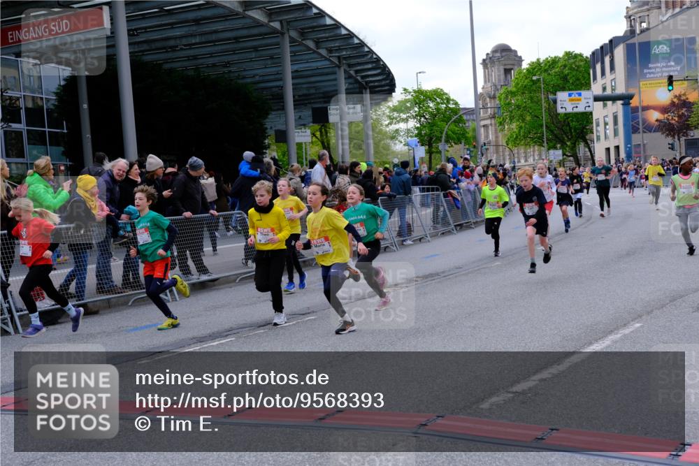 25.04.2026 - Das Zehntel Tim E. http://msf.ph/oto/9568393 25.04.2026 08:53:24 Ziel 1180, 1207, 1248, 1260, 1298, 1315, 1320, 1356, 1516, 1569, 1574, 1899, 2052, 2079, 2118, 2277, 2316, 2332, 2335, 2442, 2469, 2496, 2524, 2681, 2727, 2825, 2865, 2897, 3090, 3298, 3307, 3308, 3501, 3539, 3988, 4031 meine-sportfotos.de