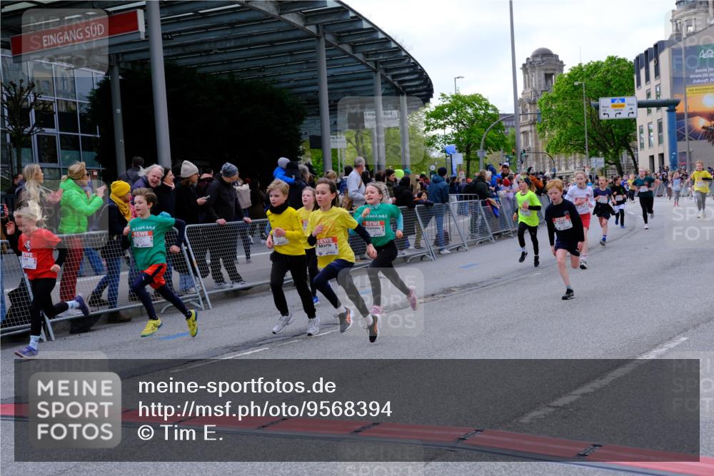 25.04.2026 - Das Zehntel Tim E. http://msf.ph/oto/9568394 25.04.2026 08:53:24 Ziel 1180, 1207, 1248, 1260, 1298, 1315, 1320, 1356, 1516, 1569, 1574, 1899, 2052, 2079, 2118, 2277, 2316, 2332, 2335, 2442, 2469, 2496, 2524, 2681, 2727, 2825, 2865, 2897, 3090, 3298, 3307, 3308, 3501, 3539, 3988, 4031 meine-sportfotos.de