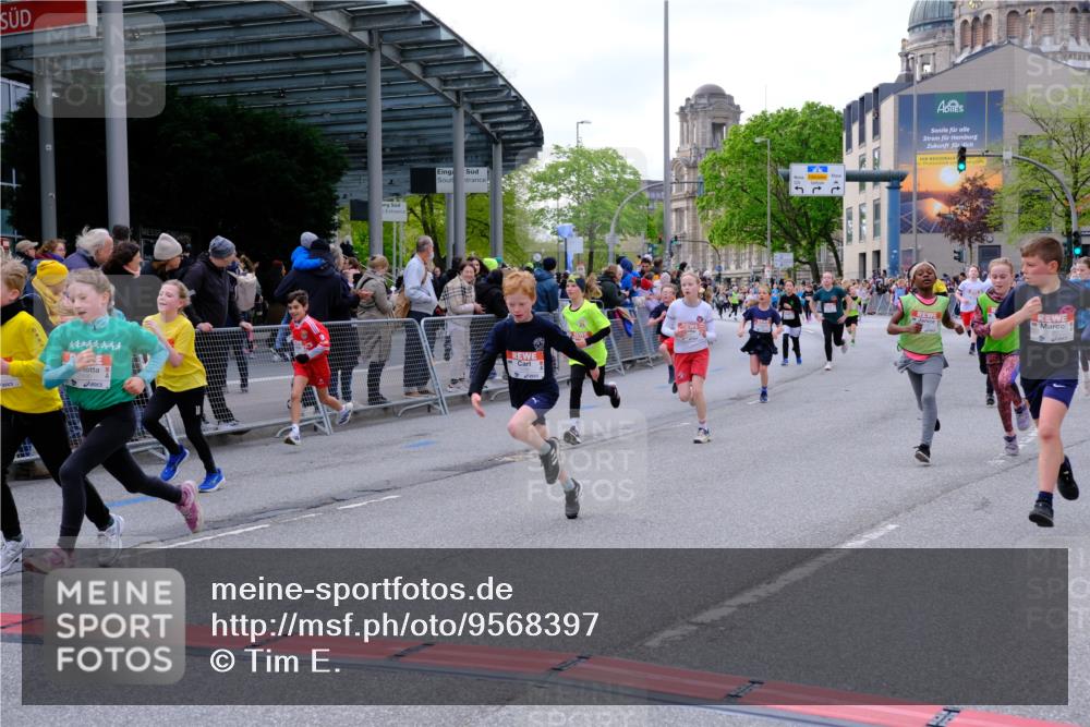 25.04.2026 - Das Zehntel Tim E. http://msf.ph/oto/9568397 25.04.2026 08:53:24 Ziel 1180, 1207, 1248, 1260, 1298, 1315, 1320, 1356, 1516, 1569, 1574, 1899, 2052, 2079, 2118, 2277, 2316, 2332, 2335, 2442, 2469, 2496, 2524, 2681, 2727, 2825, 2865, 2897, 3090, 3298, 3307, 3308, 3501, 3539, 3988, 4031 meine-sportfotos.de