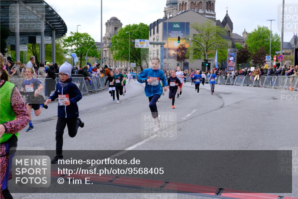 25.04.2026 - Das Zehntel Tim E. http://msf.ph/oto/9568405 25.04.2026 08:53:27 Ziel 1180, 1248, 1260, 1298, 1356, 1569, 1574, 1700, 1728, 1899, 2051, 2052, 2055, 2064, 2067, 2079, 2118, 2277, 2316, 2442, 2469, 2496, 2524, 2681, 2727, 2824, 2825, 2897, 3090, 3298, 3307, 3308, 3501, 3539, 3988, 4031 meine-sportfotos.de