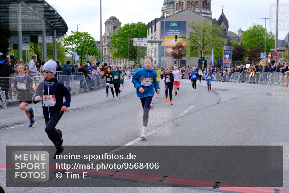 25.04.2026 - Das Zehntel Tim E. http://msf.ph/oto/9568406 25.04.2026 08:53:27 Ziel 1180, 1248, 1260, 1298, 1356, 1569, 1574, 1700, 1728, 1899, 2051, 2052, 2055, 2064, 2067, 2079, 2118, 2277, 2316, 2442, 2469, 2496, 2524, 2681, 2727, 2824, 2825, 2897, 3090, 3298, 3307, 3308, 3501, 3539, 3988, 4031 meine-sportfotos.de